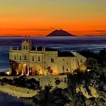 アパート Accommodation Il Tramonto Rosso Tropea Capo Vaticano トロペーア